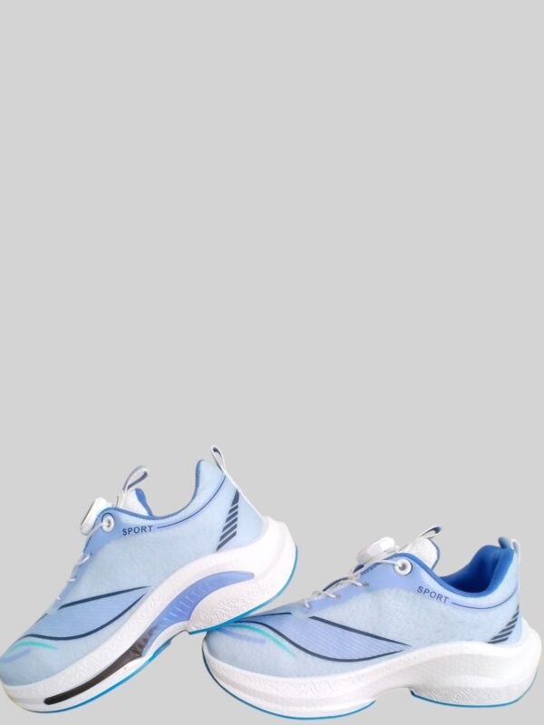 "Detailed view highlighting reflective safety features on Z-Aeroflow Sports Lx Children Sneakers."