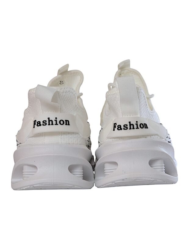 "Close-Up of Z Aerowave Men's Sneakers"